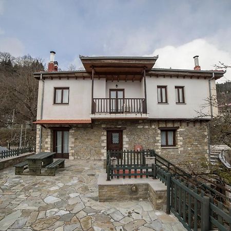 Ξενώνας Πατρικό Neraïdochóri Екстериор снимка