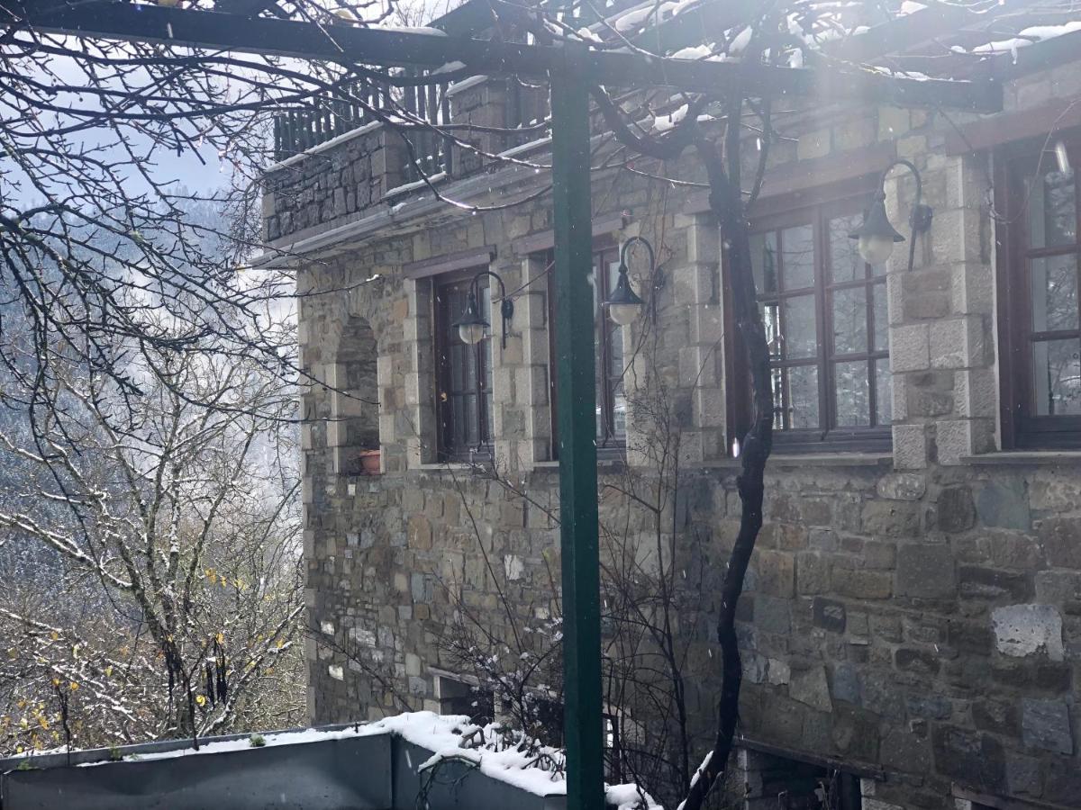 Ξενώνας Πατρικό Neraïdochóri Екстериор снимка